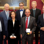 人工智能领域的领军人物出席了一场颁奖典礼，其中包括Meta-AI首席科学家扬·勒丘恩以及被称为人工智能教母的李飞飞