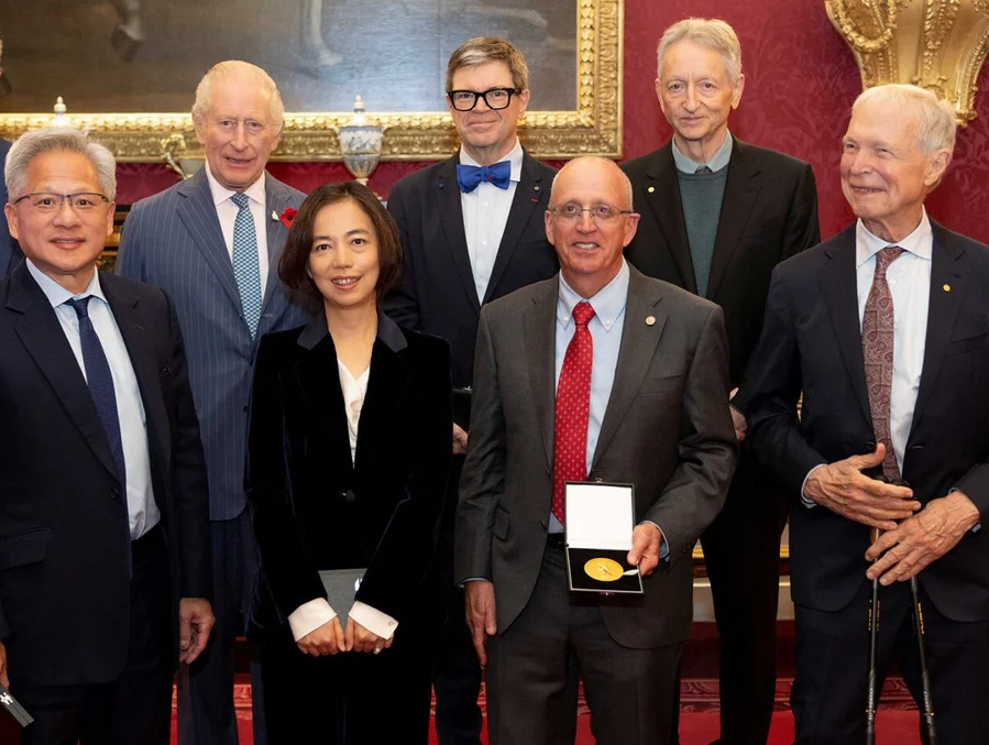 人工智能领域的领军人物出席了一场颁奖典礼，其中包括Meta-AI首席科学家扬·勒丘恩以及被称为人工智能教母的李飞飞